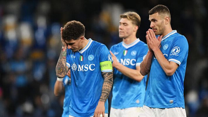 NAPLES, ITALY - JANUARY 28: Giovanni Di Lorenzo of SSC Napoli looks dejected at full-time following the team's defeat in the UEFA Champions League 2025/26 League Phase MD8 match between SSC Napoli and Chelsea FC at Stadio Diego Armando Maradona on January 28, 2026 in Naples, Italy. (Photo by Francesco Pecoraro/Getty Images) Di Lorenzo: “Sto bene, tutto a posto! Conviviamo con gli infortuni, non è facile. Vergara tiene botta” - immagine 1