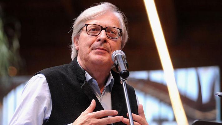 Sgarbi: “Vincolo su San Siro rimane, stadio non va demolito. A Scaroni piace fantasticare” - immagine 1