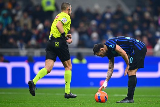 VIDEO / Inter, coincidenza assurda Calhanoglu: 2 rigori sbagliati nella stessa porta, turno e minuto- immagine 2