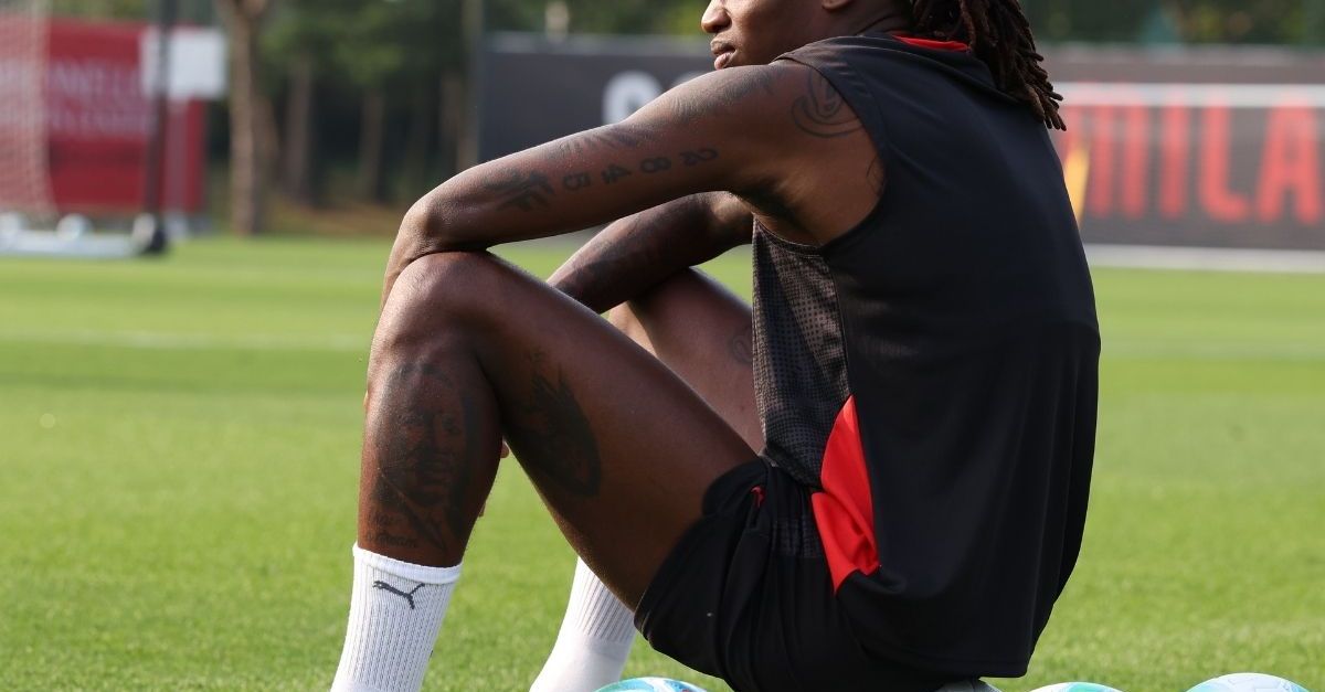 Milan, infortunio Leao: a lavoro a Milanello nonostante il riposo Milan, infortunio Leao: a lavoro a Milanello nonostante il riposo
