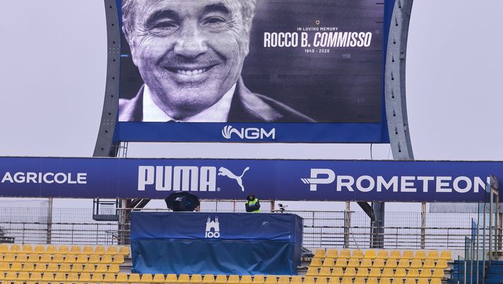 Parte della curva del Bologna non rispetta il minuto di silenzio per Rocco Commisso - immagine 1