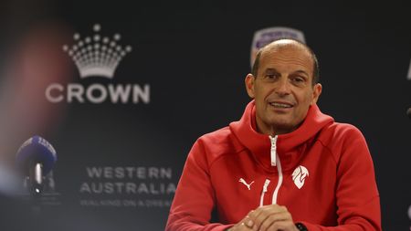 PERTH, AUSTRALIA - JULY 30: Massimiliano Allegri Head coach of AC Milan looks on during the AC Milan Press Conference at HBF Park on July 30, 2025 in Perth, Australia. (Photo by Giuseppe Cottini/AC Milan via Getty Images) milan-allegri-i-giocatori-bravi-lo-sono-sempre-come-anche-quelli-scarsi