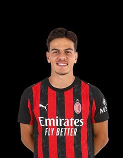 (foto acmilan.com) ardon-jashari-rosa-squadra-2025-2026