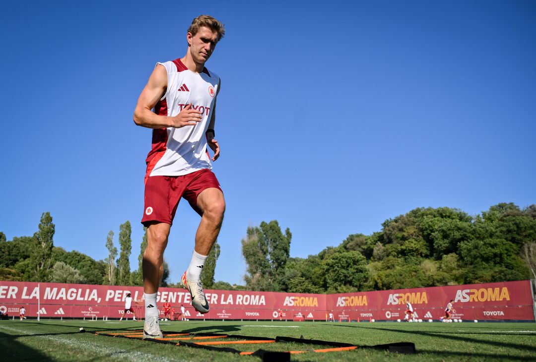 Roma, quinto giorno di ritiro a Trigoria – FOTO GALLERY - immagine 2