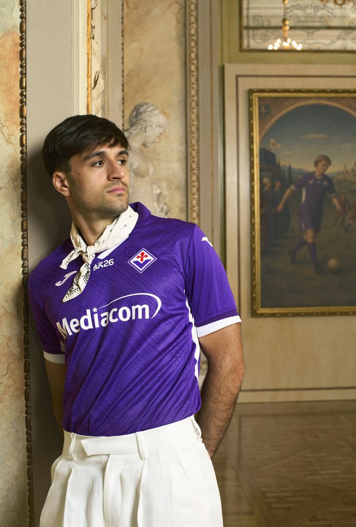 FOTO – La nuova maglia della Fiorentina. Le migliori immagini di oggi - immagine 3
