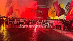 Fino a notte fonda i tifosi hanno celebrato i 97 anni di storia del club giallorosso