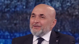 Spalletti: “Maradona era impossibile tenerlo, una volta gli sbrindellai la maglia”