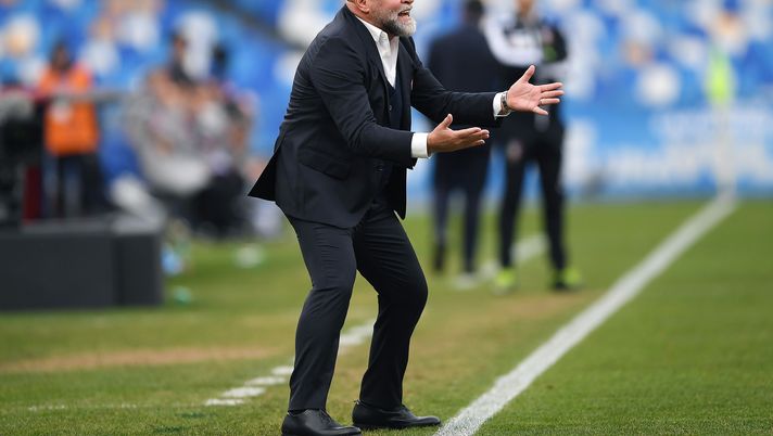 NAPLES, ITALY - JANUARY 14: Serse Cosmi Perugia coach gestures during the Coppa Italia match between SSC Napoli and Perugia on January 14, 2020 in Naples, Italy. (Photo by Francesco Pecoraro/Getty Images) UFFICIALE: Crotone, Serse Cosmi è il nuovo allenatore - immagine 1