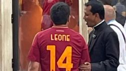 Leone XIV tifa Roma e i tifosi si scatenano: spunta la maglia del Papa