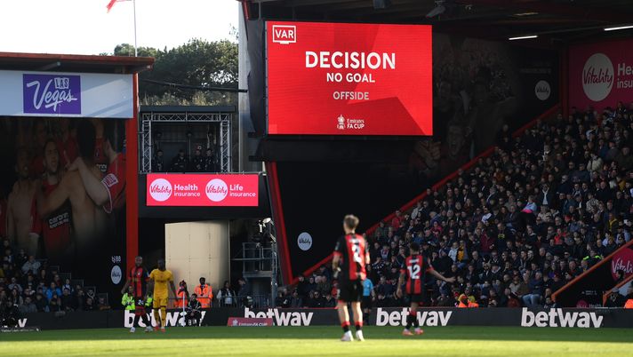 Putiferio in Bulgaria: scommesse in sala VAR prima del derby, scoppia il caso - immagine 1