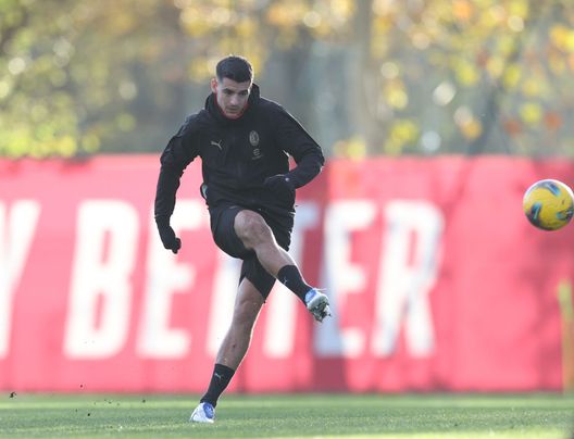 (Photo by Claudio Villa/AC Milan via Getty Images) Matteo Gabbia in gruppo: le foto dell’allenamento di oggi- immagine 4