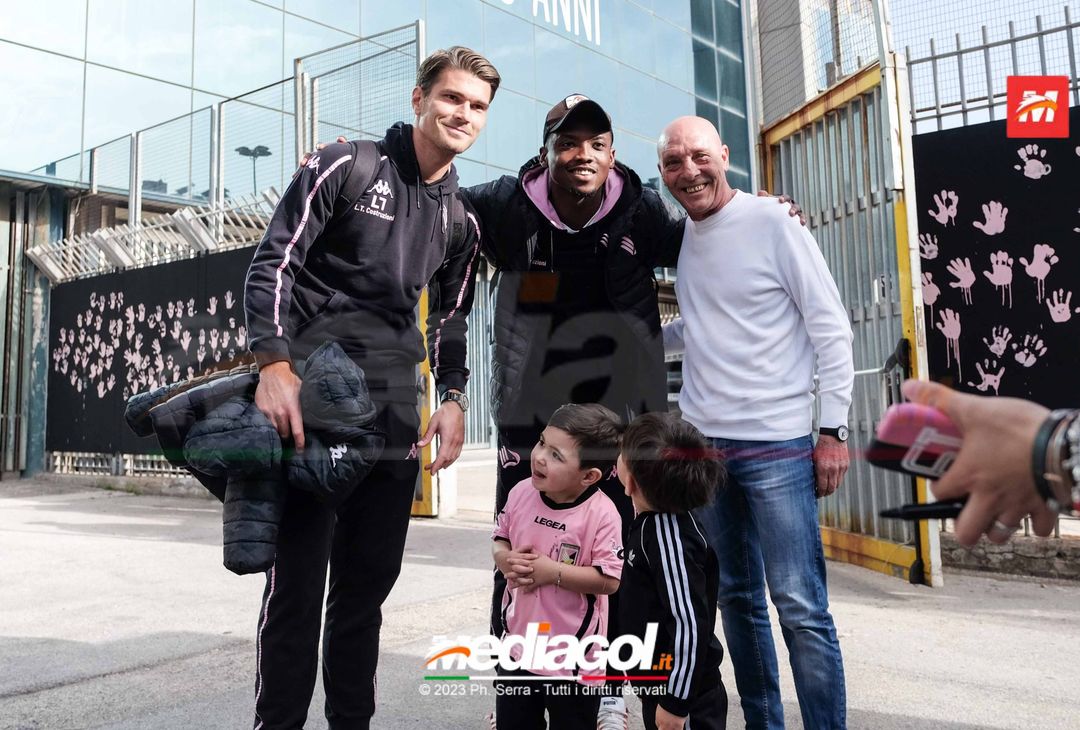 FOTO Südtirol-Palermo, la squadra in partenza dallo stadio “Renzo Barbera” (GALLERY) - immagine 35