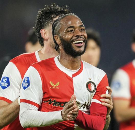 Raheem Sterling ha esordito col Feyenoord. Il calciatore inglese era stato accostato al Napoli nel mercato di gennaio sterling feyenoord