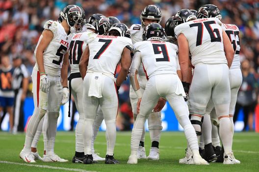 Ai Falcons serve un miracolo per arrivare ai playoff. (Photo by Stephen Pond/Getty Images) Dove vedere Buccaneers-Falcons di NFL: streaming gratis e diretta TV- immagine 2