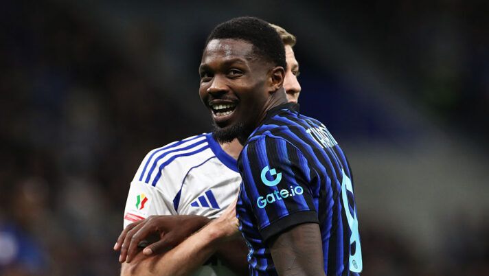 Thuram: “Dato tutto per l’Inter, vincere due trofei sarebbe bellissimo”. Poi lascia l’intervista per esultare - immagine 1