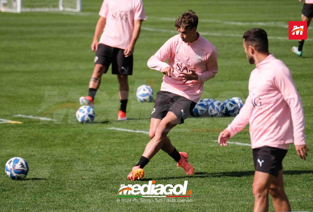 FOTO Ritiro Palermo, seduta mattutina al centro Aquagranda (GALLERY) - immagine 13