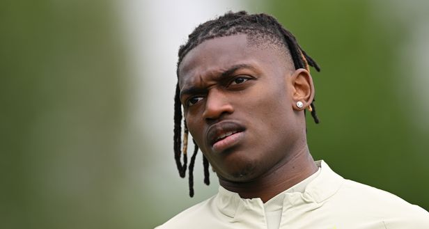 Getty Images Abatantuono: “Perché dovrei rimanere un tifoso del Milan? Vanno via tutti. RedBird pensa…”- immagine 2