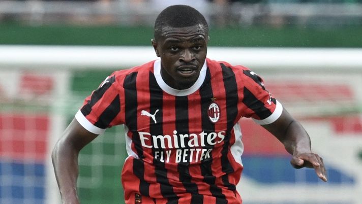 Pierre Kalulu (difensore AC Milan), qui durante l'amichevole Rapid Vienna-Milan 1-1 | News (Getty Images) Pierre Kalulu AC Milan amichevole Rapid Vienna-Milan 1-1