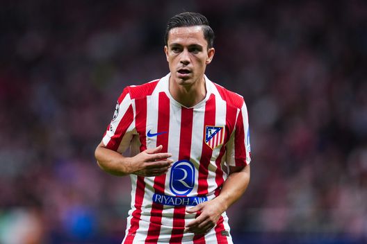 MADRID, SPAIN - SEPTEMBER 30: Giacomo Raspadori of Atletico Madrid. looks on during the UEFA Champions League 2025/26 League Phase MD2 match between Atletico de Madrid and Eintracht Frankfurt at Estadio Metropolitano on September 30, 2025 in Madrid, Spain. (Photo by Aitor Alcalde/Getty Images)