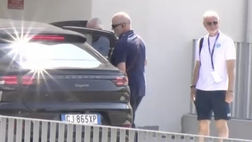ADL lascia lo store di Dimaro dopo aver rilasciato foto e autografi ai tifosi