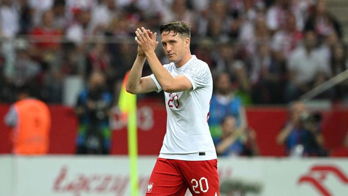 FOTO Zielinski eletto miglior calciatore polacco del 2023: il tributo del Napoli - immagine 1