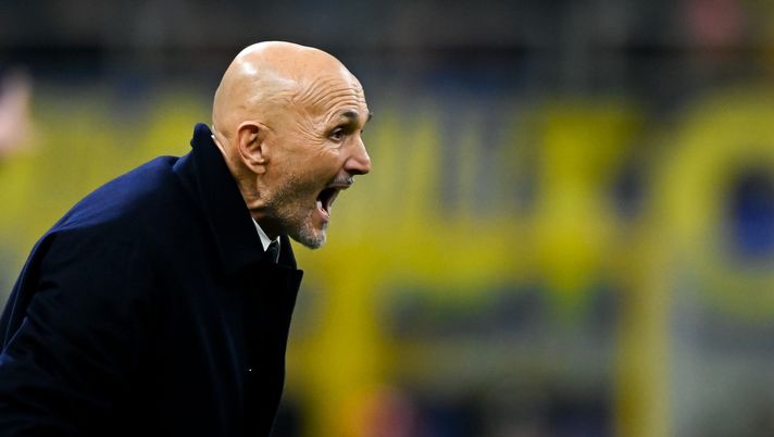 MILAN, ITALY - FEBRUARY 14: Luciano Spalletti of Juventus during the Serie A match between FC Internazionale and Juventus FC at Giuseppe Meazza Stadium on February 14, 2026 in Milan, Italy. (Photo by Daniele Badolato - Juventus FC/Juventus FC via Getty Images) VIDEO – Inter-Juve tra le polemiche: dirigenza bianconera inveisce contro La Penna - immagine 1