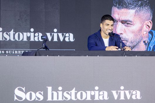 Uruguay, Luis Suárez annuncia ufficialmente l'addio alla Nazionale