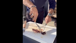 VIDEO / Che fine ha fatto il Papu? Rieccolo in versione… chef: la grigliata è spettacolare