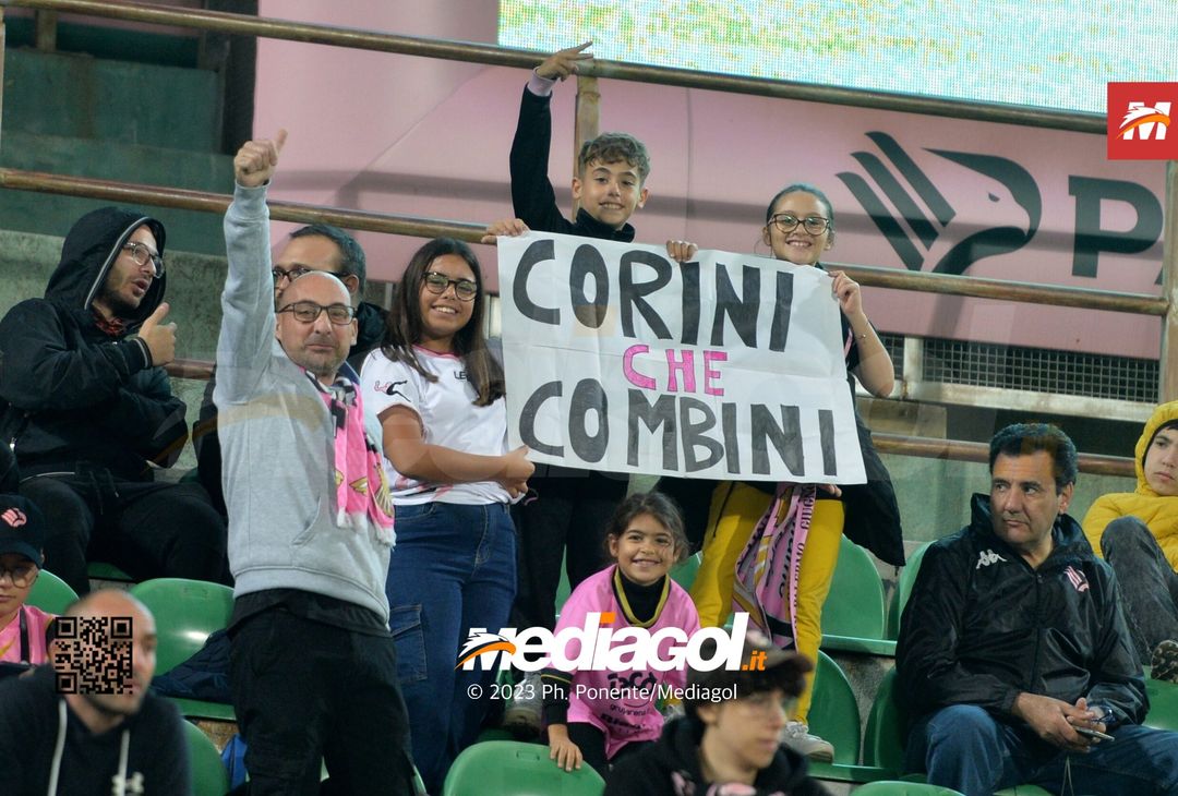 FOTOTIFO Palermo-Brescia 1-0, gli scatti ai tifosi al “Renzo Barbera” (GALLERY) - immagine 9