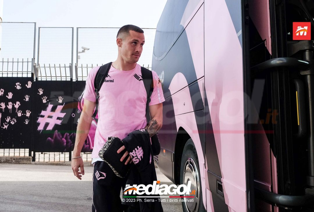 FOTO Südtirol-Palermo, la squadra in partenza dallo stadio “Renzo Barbera” (GALLERY) - immagine 34
