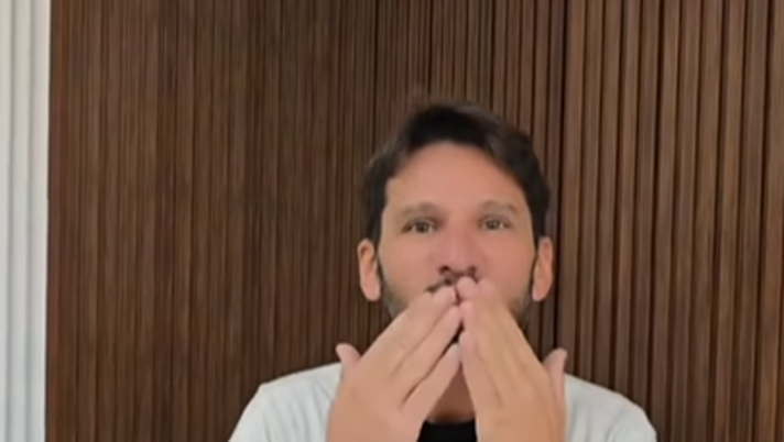 VIDEO Kvaravaggio non solo in campo: la somiglianza tra un imbianchino e Khvicha - immagine 1