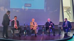 FOTO ADL con Massa, De Luca e Isaia sulla MSC World Europa: “Interessante convegno”