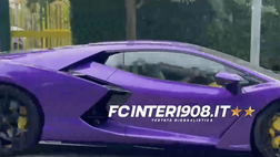VIDEO FCIN1908 / Inter, Barella rientra alla Pinetina dopo l’Europeo in Lamborghini viola