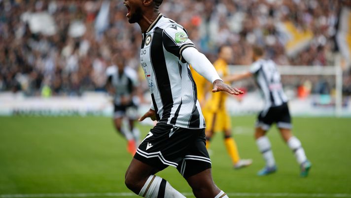 UDINE, ITALY - SEPTEMBER 28: Christian Kabasele of Udinese celebrates scoring a goal during the Serie A match between Udinese and FC Internazionale at Stadio Friuli on September 28, 2024 in Udine, Italy. (Photo by Timothy Rogers/Getty Images) Milan-Udinese, Kabasele: “Fuorigioco del calcio moderno. Su di me rigore” - immagine 1