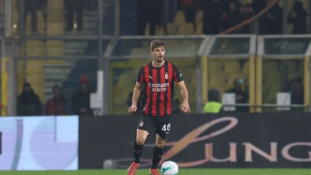 PARMA, ITALY - NOVEMBER 08: Matteo Gabbia of AC Milan in action during the Serie A match between Parma Calcio 1913 and AC Milan at Stadio Ennio Tardini on November 08, 2025 in Parma, Italy. (Photo by Claudio Villa/AC Milan via Getty Images) parma-milan-dichiarazioni-parole-dazn-sky-matteo-gabbia-tardini-diretta-live-serie-a-2