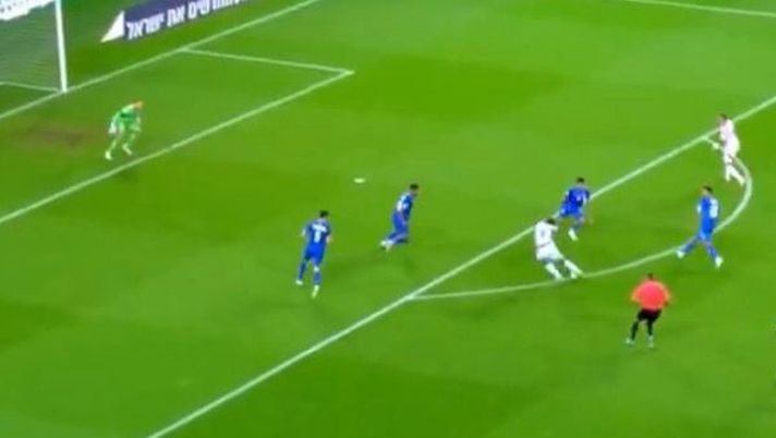 Che gol Moise! L’attaccante beffa il portiere e pareggia il match – IL VIDEO - immagine 1