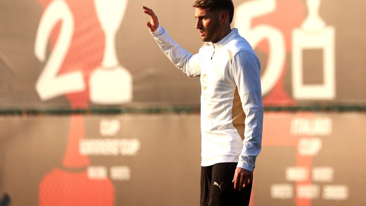 Santiago Giménez AC Milan allenamento Milanello