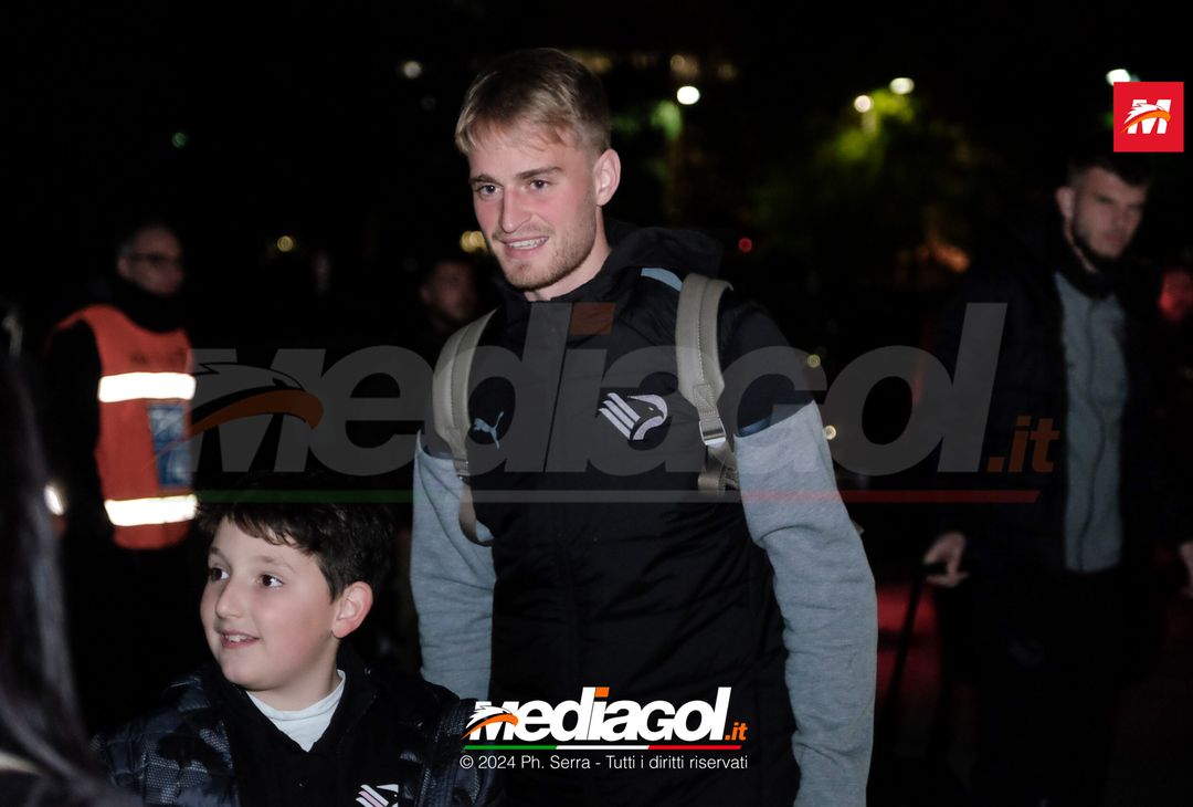 FOTO PALERMO: la squadra rosanero si raduna al parcheggio dell’Ippodromo (GALLERY) - immagine 8