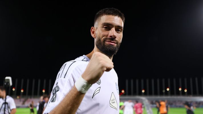 MECCA, SAUDI ARABIA - APRIL 6: Yannick Carrasco of Al Shabab celebrates victory after winning the Saudi Pro League match between Al Wehda and Al Shabab at King Abdulaziz Sport City on April 6, 2025 in Mecca, Saudi Arabia. (Photo by Yasser Bakhsh/Getty Images) ‘RADIO PENSIERI’: PES: “Carrasco? Continuo a pensare che sia un piano B” - immagine 1