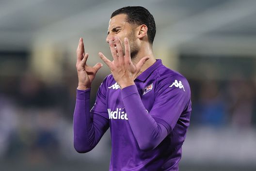 FLORENCE, ITALY - NOVEMBER 28: Rolando Mandragora of ACF Fiorentina reacts during the UEFA Conference League 2024/25 League match between ACF Fiorentina and Pafos FC at Stadio Artemio Franchi on November 28, 2024 in Florence, Italy. (Photo by Gabriele Maltinti/Getty Images) Mandragora