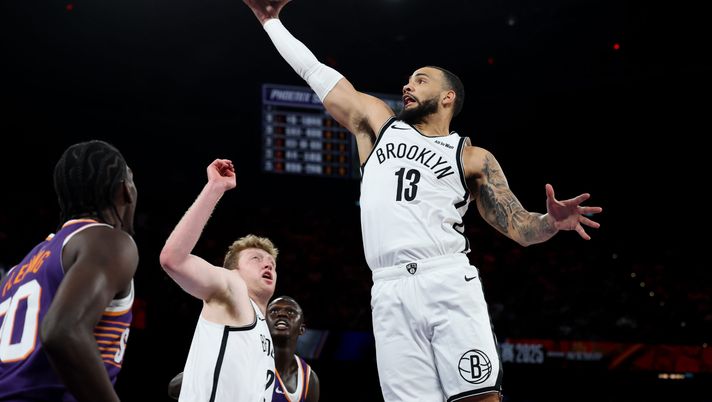 MACAU, MACAU - OCTOBER 12: Tyrese Martin #13 of Brooklyn Nets competes for the ball during NBA China Games 2025 between the Brooklyn Nets and the Phoenix Suns at The Venetian Macao on October 12, 2025 in Macau, Macau. NOTE TO USER: User expressly acknowledges and agrees that, by downloading and/or using this Photograph, user is consenting to the terms and conditions of the Getty Images License Agreement. (Photo by Zhizhao Wu/Getty Images) Nets-Jazz in diretta streaming gratis: dove vedere la partita NBA - immagine 1