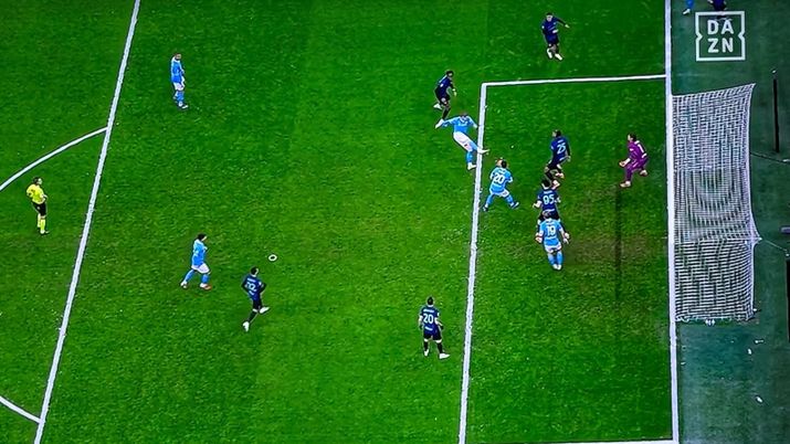 Ancora Scott McTominay: lo scozzese, all'81', (ri)pareggia i conti tra l'Inter e il suo Napoli e firma la sua personale doppietta. inter napoli