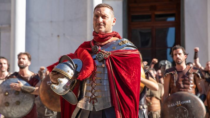 Lucca Comics, la sorpresa che non ti aspetti: spunta Totti in versione “Gladiatore” - immagine 1