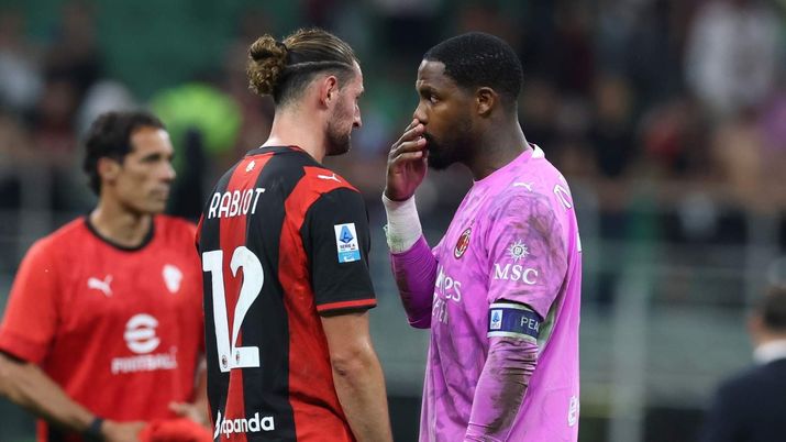 Adrien Rabiot e Mike Maignan sono tra i giocatori che potrebbero lasciare il Milan nel calciomercato estivo 2026 | AC Milan News (Credits foto: Getty Images) Adrien Rabiot e Mike Maignan sono tra i giocatori che potrebbero lasciare il Milan nel calciomercato estivo 2026
