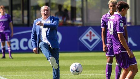 GERMOGLI PH: 30 SETTEMBRE 2023 BAGNO A RIPOLI VIOLA PARK PRIMA PARTITA ALL'INTERNO DEL NUOVO CENTRO SPORTIVO FIORENTINA PRIMAVERA VS MILAN NELLA FOTO IL PRESIDENTE ROCCO COMMISSO BATTE IL CALCIO D'INIZIO Rocco Commisso
