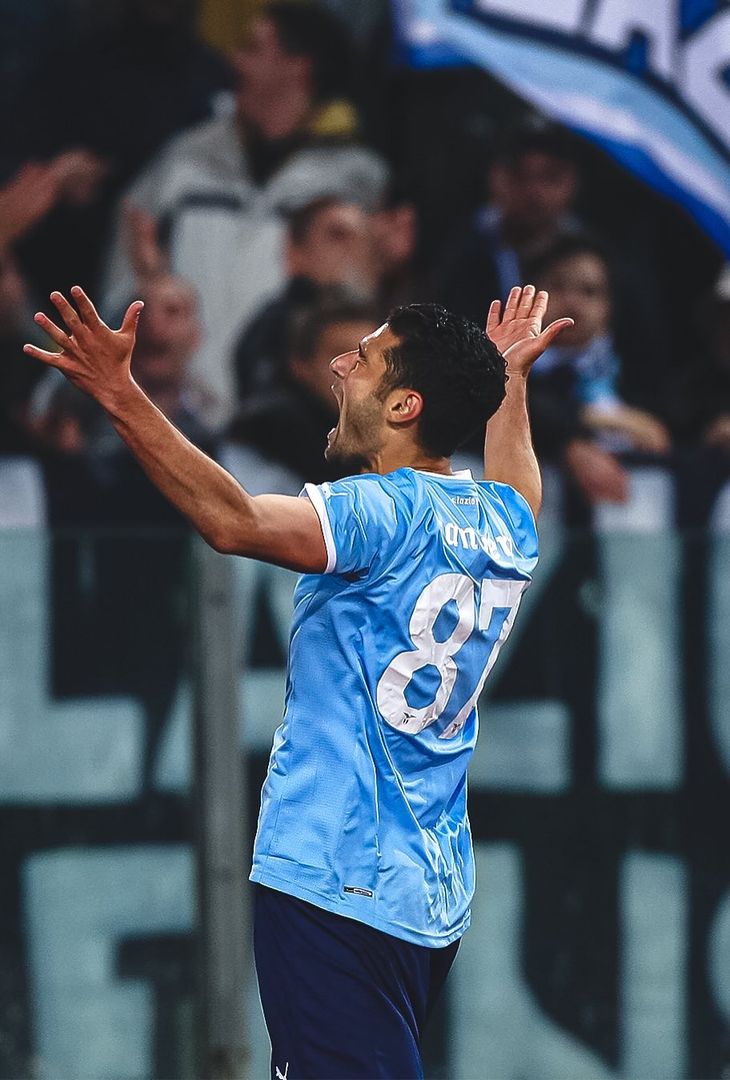 GALLERY La Serie A omaggia Lazio-Napoli: tutte sfide spettacolari tra queste squadre - immagine 12