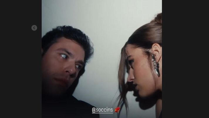 Clara e Fedez sono fidanzati? Il gossip impazza dopo una diretta streaming: “Fatti i c***i tuoi” Clara e Fedez sono fidanzati? Il gossip impazza dopo una diretta streaming: “Fatti i c***i tuoi” - immagine 1