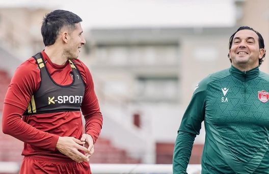 Salvatore Aronica a colloquio con Simone Nicoli durante un allenamento dell'FC da egli condotto (stagione 2025/26)