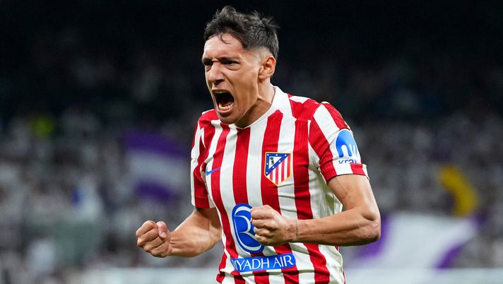 MADRID, SPAIN - MARCH 22: Nahuel Molina of Atletico de Madrid celebrates scoring his team's second goal during the LaLiga EA Sports match between Real Madrid CF and Atletico de Madrid at Estadio Santiago Bernabeu on March 22, 2026 in Madrid, Spain. (Photo by Angel Martinez/Getty Images) molina napoli
