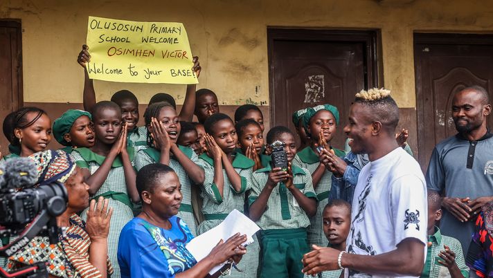 FOTO Osimhen: “Tornare dove il mio sogno calcistico è iniziato è da pelle d’oca” - immagine 1